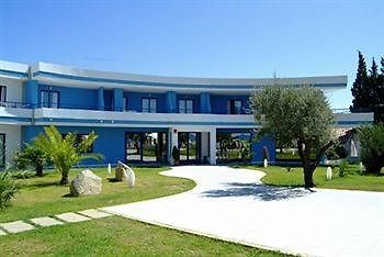 Hotel Club Cala Longa Montauro Exterior photo