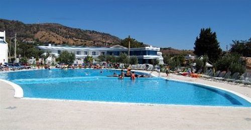 Hotel Club Cala Longa Montauro Exterior photo